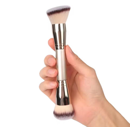 Professional Dual-Ended Makeup Brush – Foundation, Blush, Contour & Concealer